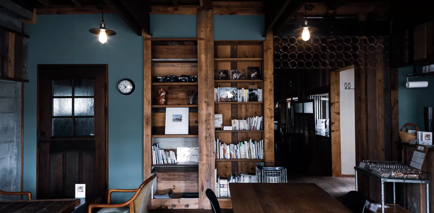 COFFEE & SHARESPACE tigris の店内